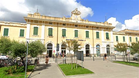 trans sestri levante|Orario dei treni in partenza dalla stazione di Sestri Levante